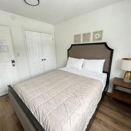 Letitia Heights !C Quiet And Modern Private Bedroom With Shared Bathroom باري المظهر الخارجي الصورة